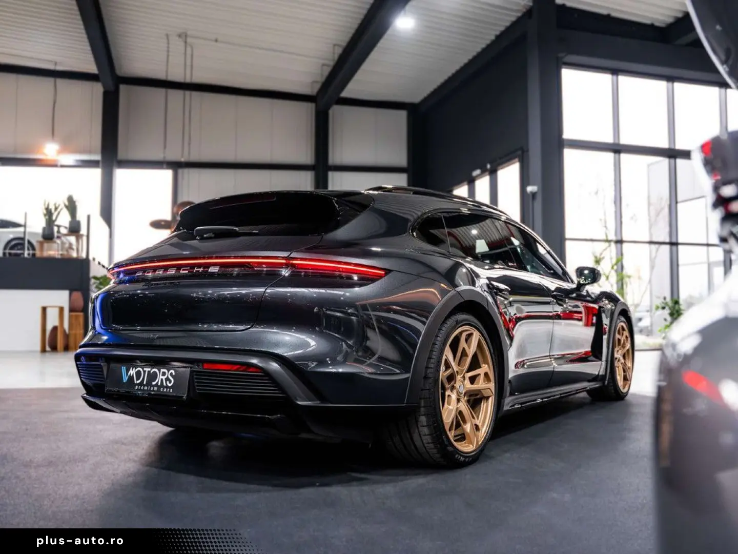 PORSCHE Taycan 4S Cross Turismo - Passenger Display