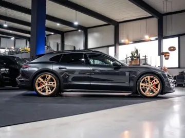 PORSCHE Taycan 4S Cross Turismo - Passenger Display