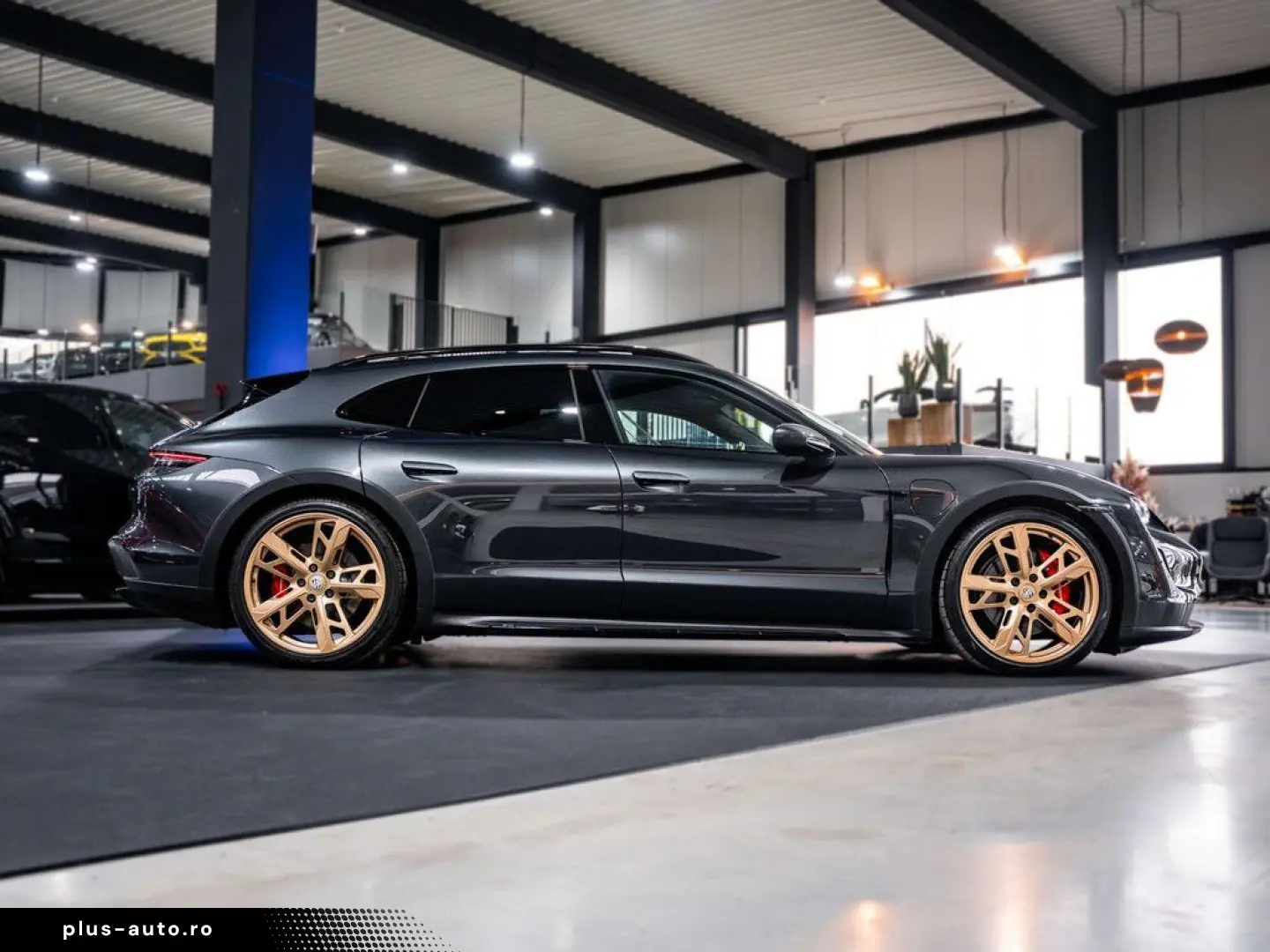 PORSCHE Taycan 4S Cross Turismo - Passenger Display