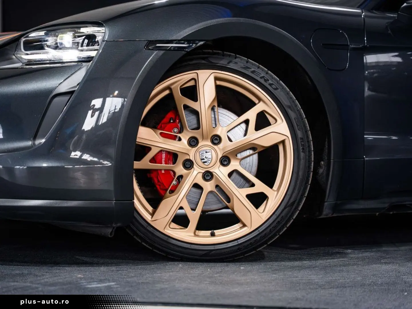 PORSCHE Taycan 4S Cross Turismo - Passenger Display