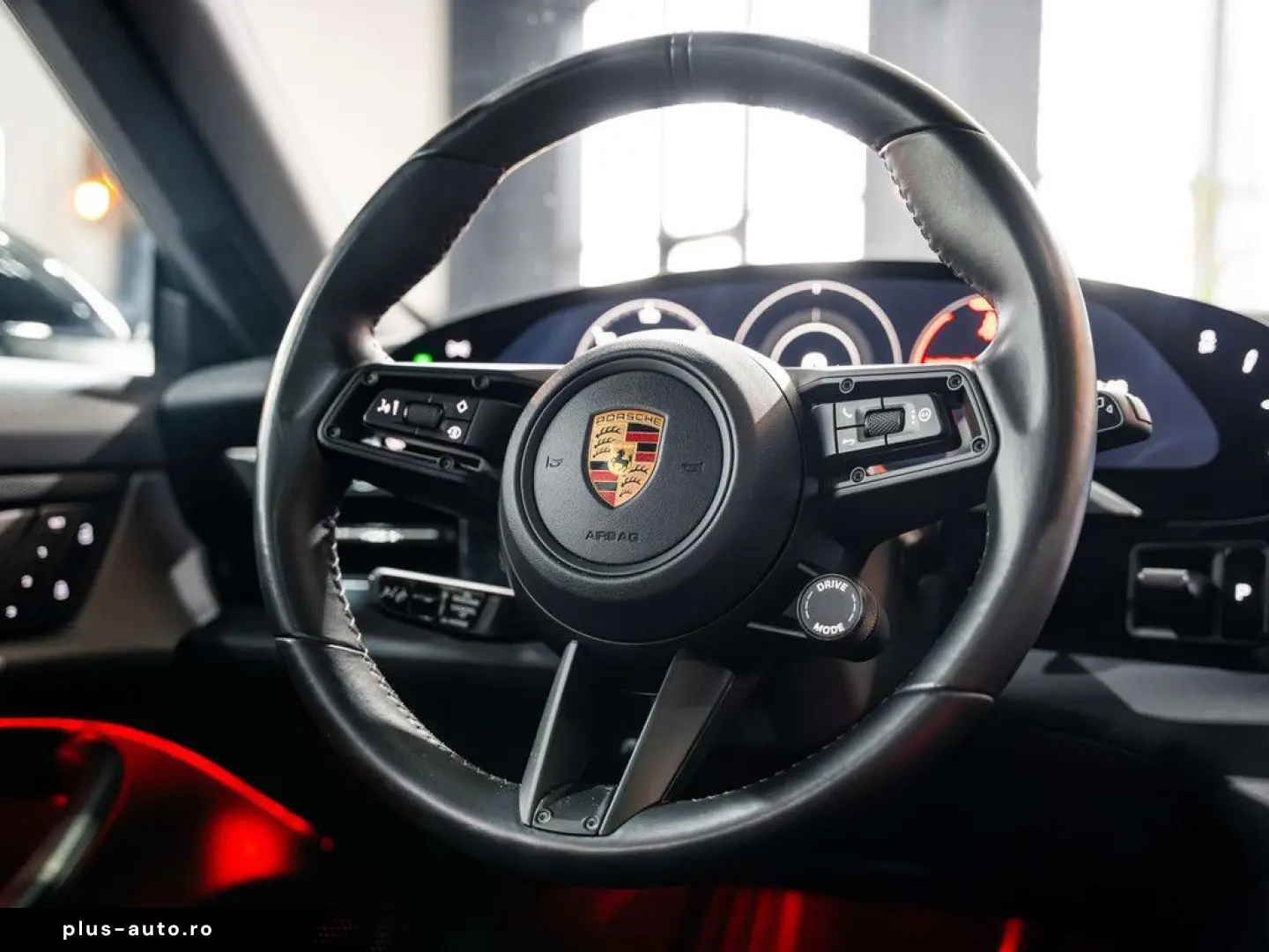 PORSCHE Taycan 4S Cross Turismo - Passenger Display