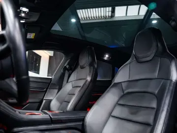 PORSCHE Taycan 4S Cross Turismo - Passenger Display