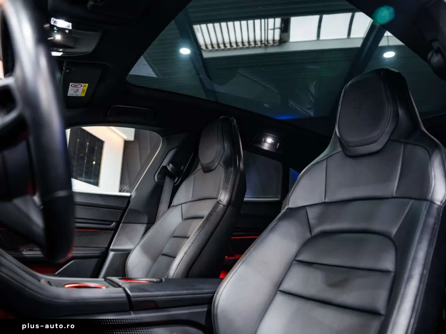 PORSCHE Taycan 4S Cross Turismo - Passenger Display