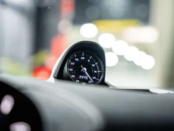 PORSCHE Taycan 4S Cross Turismo - Passenger Display