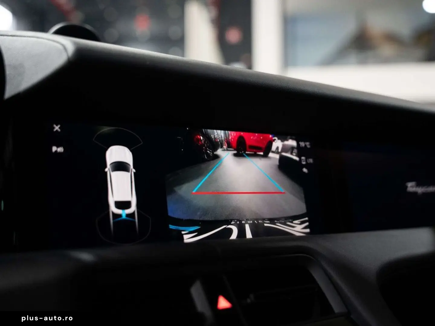 PORSCHE Taycan 4S Cross Turismo - Passenger Display