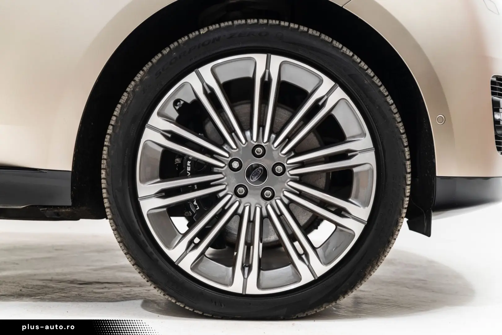 LAND ROVER P530 Autobiography LWB 23 Felgen Batumi Gold PPF