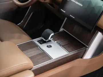 LAND ROVER P530 Autobiography LWB 23 Felgen Batumi Gold PPF