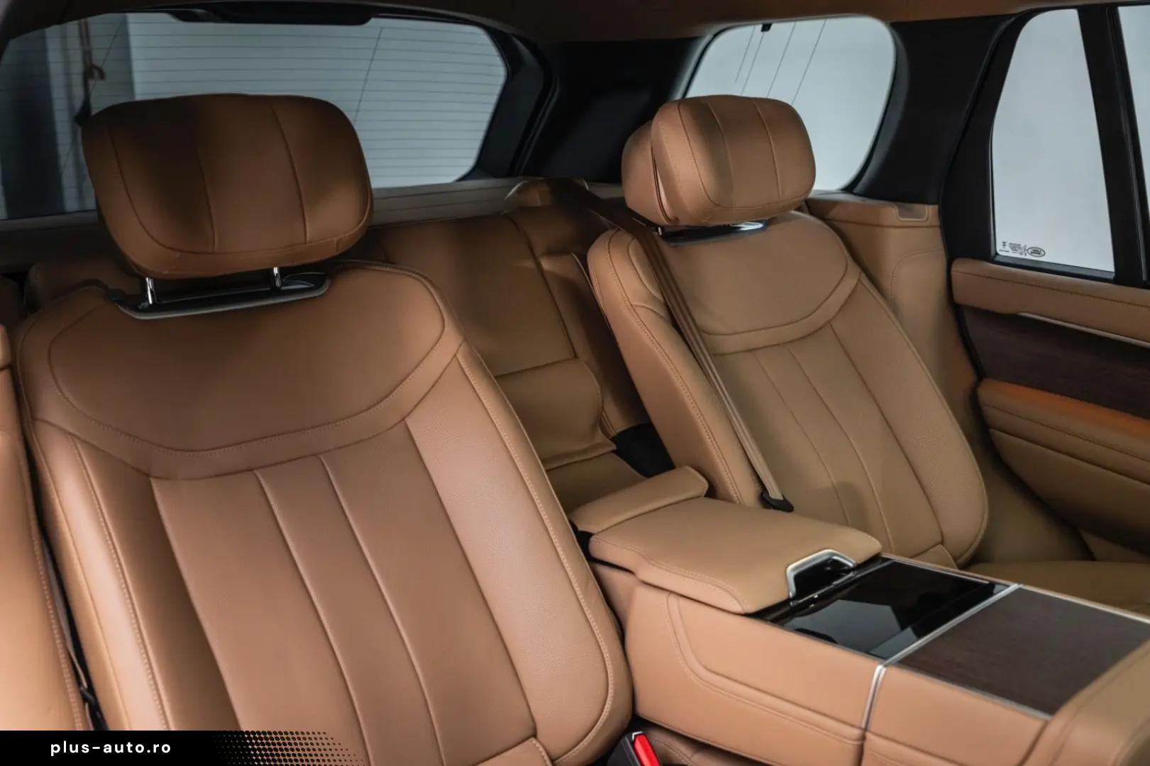 LAND ROVER P530 Autobiography LWB 23 Felgen Batumi Gold PPF