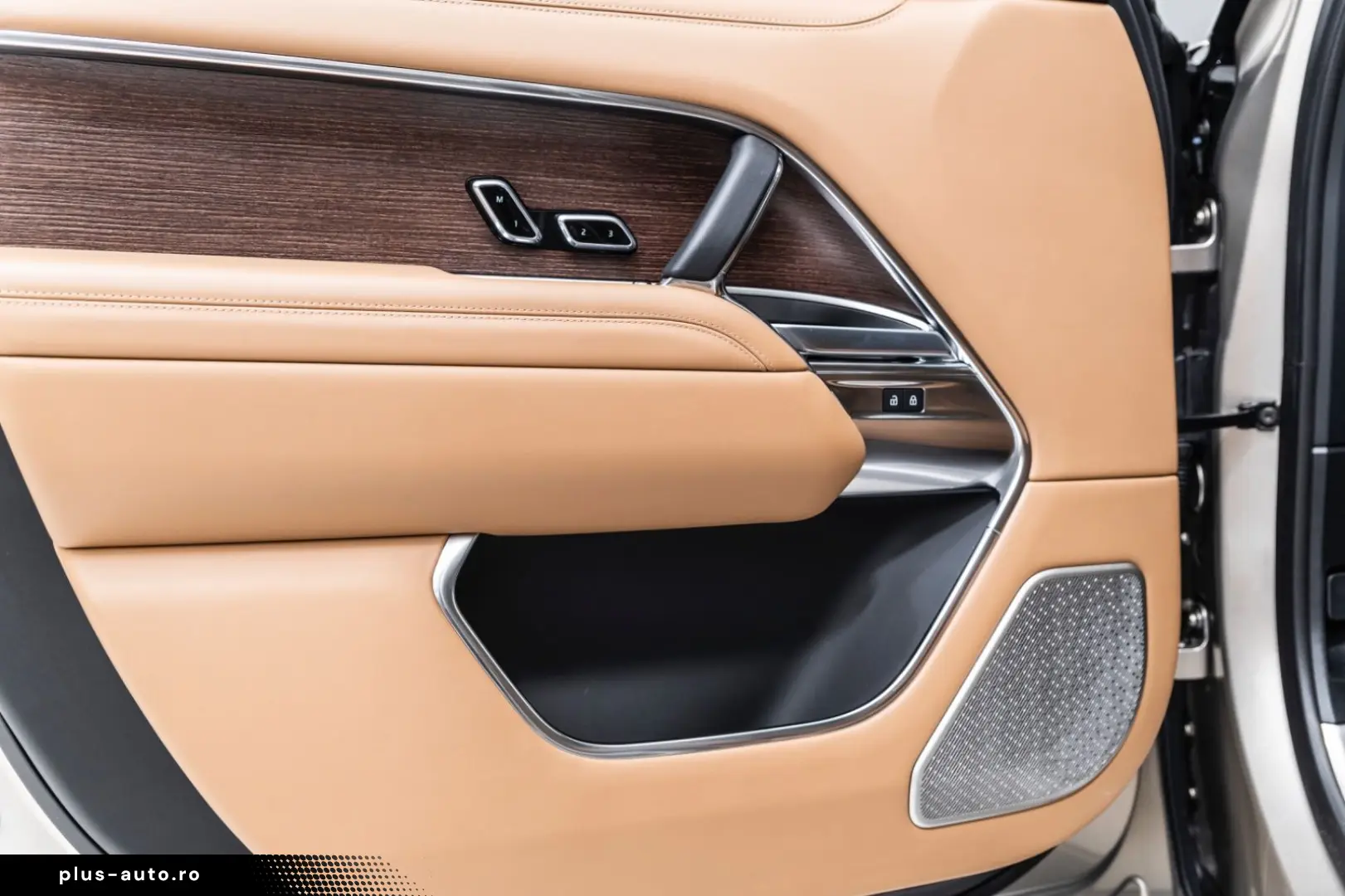 LAND ROVER P530 Autobiography LWB 23 Felgen Batumi Gold PPF