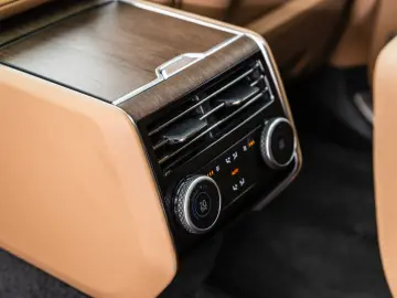 LAND ROVER P530 Autobiography LWB 23 Felgen Batumi Gold PPF