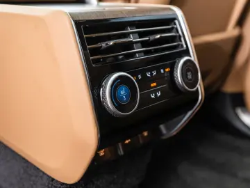 LAND ROVER P530 Autobiography LWB 23 Felgen Batumi Gold PPF