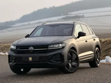 VW Touareg R-Line UNIKAT iQ AHK Stdhzg Softcl