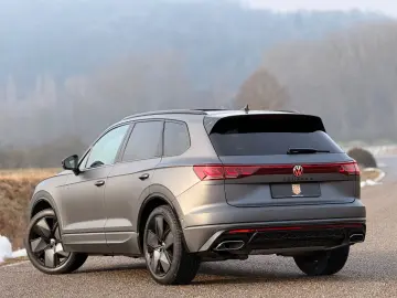 VW Touareg R-Line UNIKAT iQ AHK Stdhzg Softcl