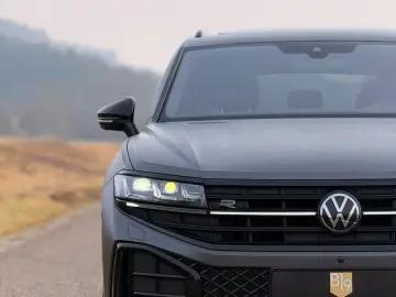 VW Touareg R-Line UNIKAT iQ AHK Stdhzg Softcl