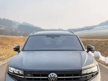 VW Touareg R-Line UNIKAT iQ AHK Stdhzg Softcl