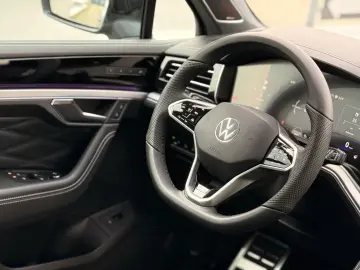 VW Touareg R-Line UNIKAT iQ AHK Stdhzg Softcl