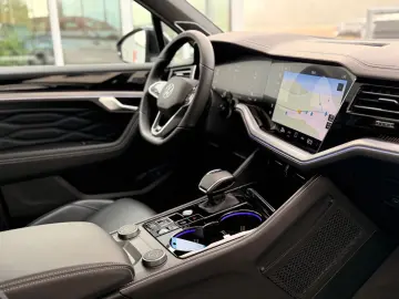 VW Touareg R-Line UNIKAT iQ AHK Stdhzg Softcl