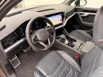 VW Touareg R-Line UNIKAT iQ AHK Stdhzg Softcl