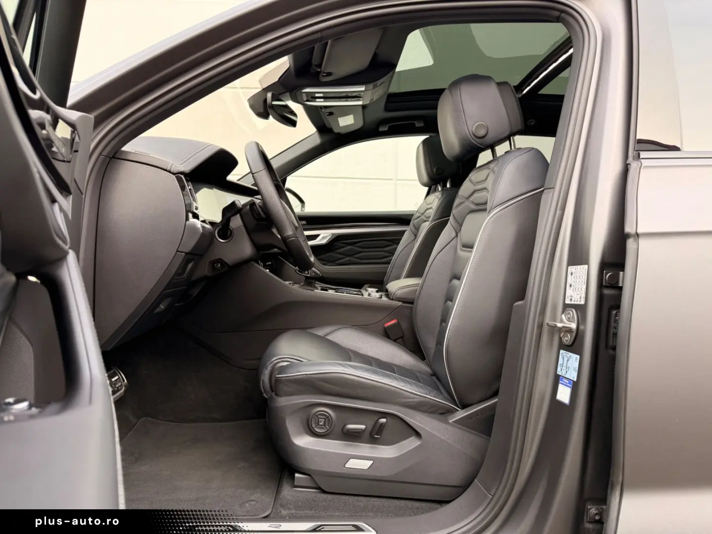 VW Touareg R-Line UNIKAT iQ AHK Stdhzg Softcl