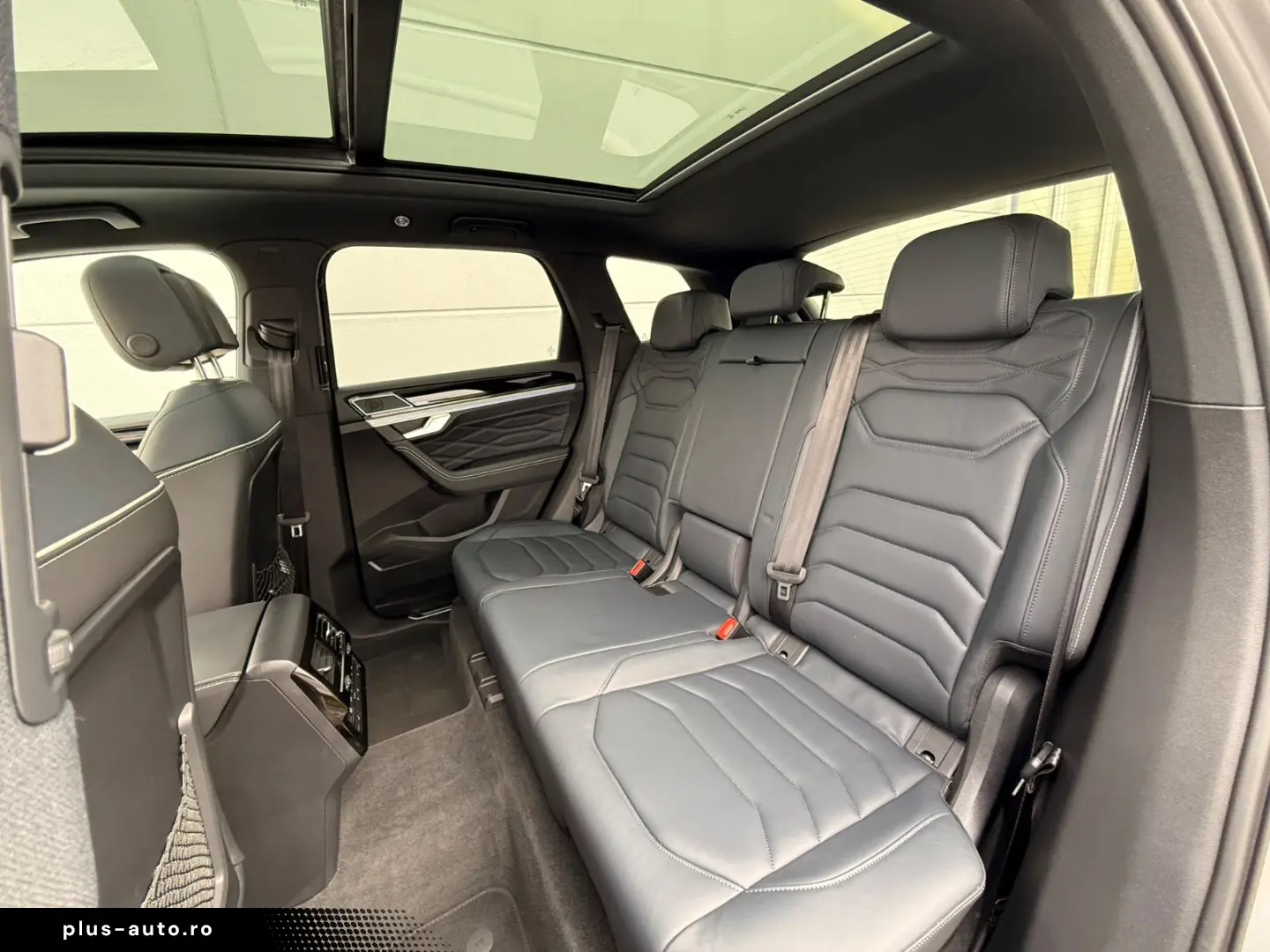 VW Touareg R-Line UNIKAT iQ AHK Stdhzg Softcl