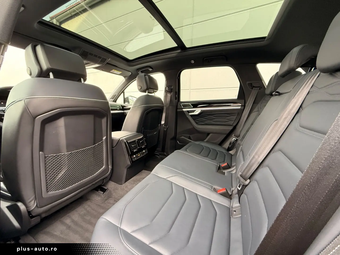 VW Touareg R-Line UNIKAT iQ AHK Stdhzg Softcl