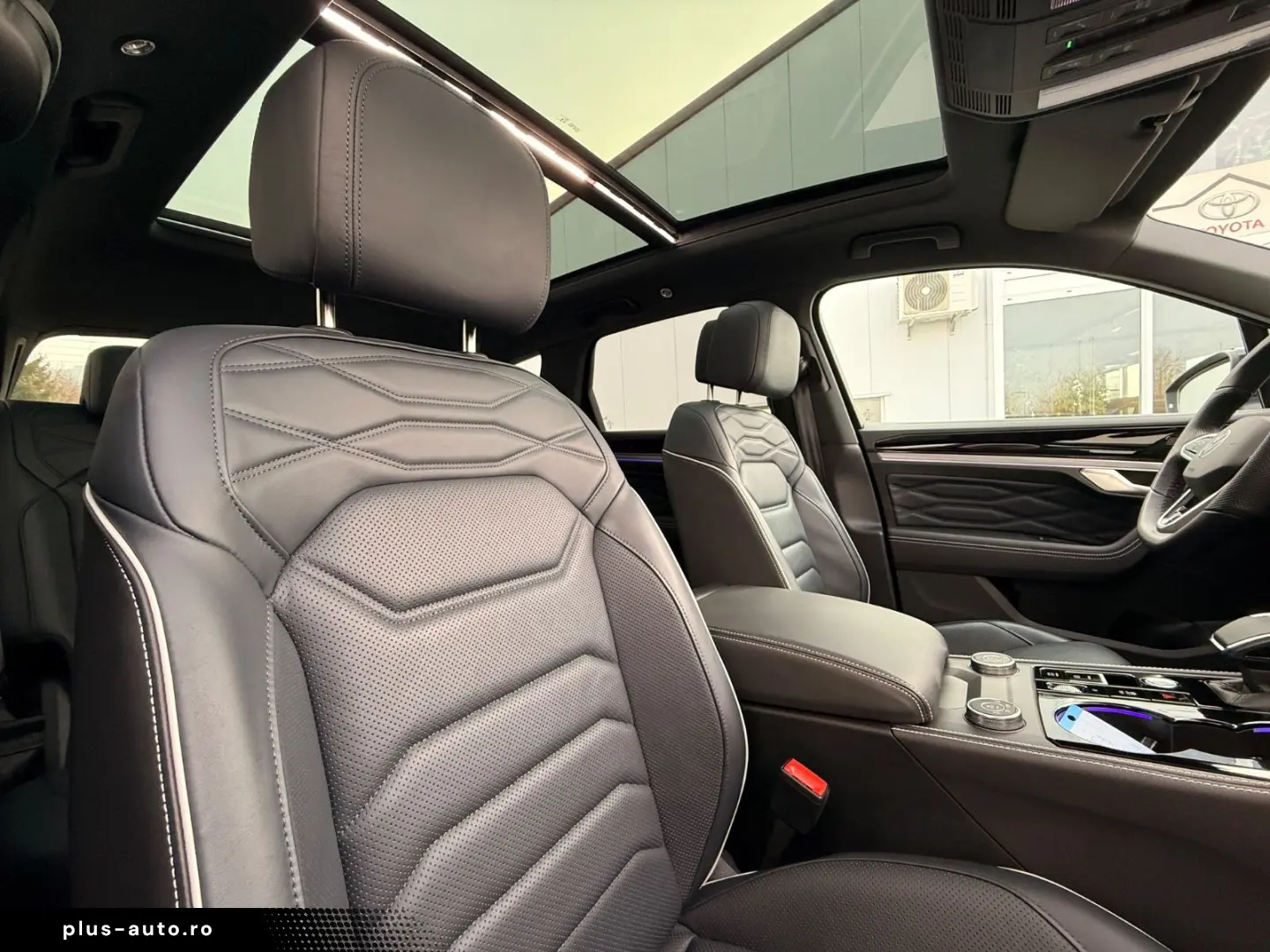 VW Touareg R-Line UNIKAT iQ AHK Stdhzg Softcl