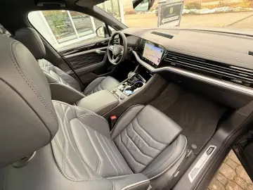 VW Touareg R-Line UNIKAT iQ AHK Stdhzg Softcl