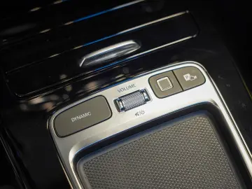 Mercedes-Benz CLA 250 e AMG Line Pano CarPlay