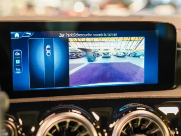 Mercedes-Benz CLA 250 e AMG Line Pano CarPlay