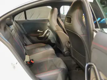 Mercedes-Benz CLA 250 e AMG Line Pano CarPlay