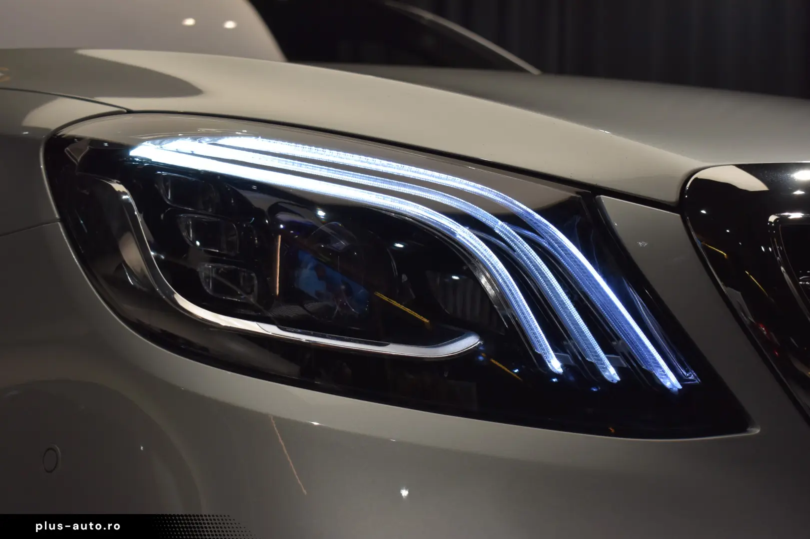 Mercedes-Benz S 63 AMG 5.5 V8 585 CP