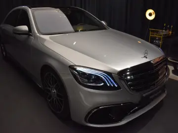 Mercedes-Benz S 63 AMG 5.5 V8 585 CP