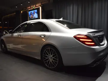 Mercedes-Benz S 63 AMG 5.5 V8 585 CP