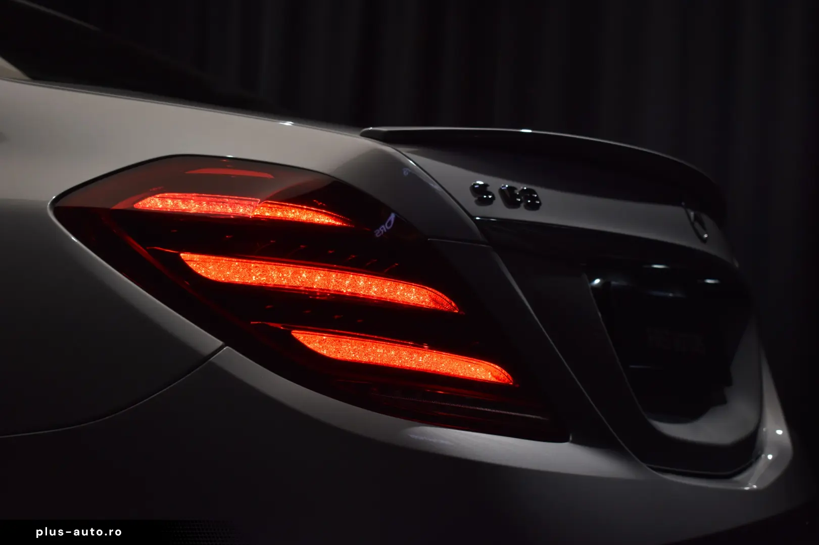 Mercedes-Benz S 63 AMG 5.5 V8 585 CP