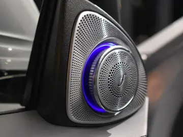 Mercedes-Benz S 63 AMG 5.5 V8 585 CP