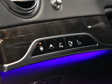 Mercedes-Benz S 63 AMG 5.5 V8 585 CP