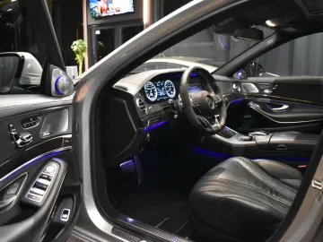 Mercedes-Benz S 63 AMG 5.5 V8 585 CP