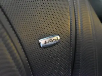 Mercedes-Benz S 63 AMG 5.5 V8 585 CP