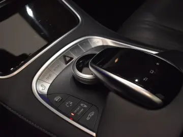 Mercedes-Benz S 63 AMG 5.5 V8 585 CP