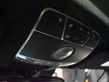 Mercedes-Benz S 63 AMG 5.5 V8 585 CP