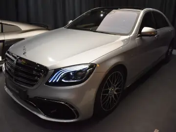 Mercedes-Benz S 63 AMG 5.5 V8 585 CP
