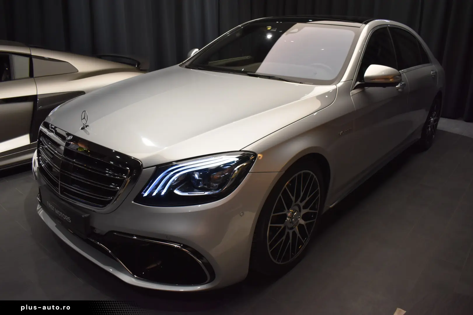 Mercedes-Benz S 63 AMG 5.5 V8 585 CP