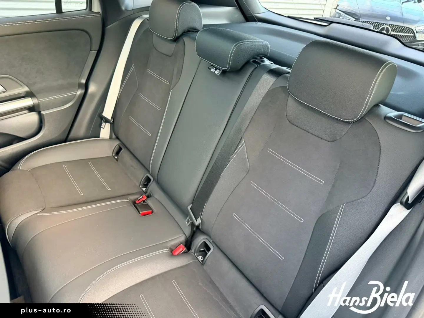 Mercedes-Benz GLA 200 AMG Night 20  Pano LED 360  Dis