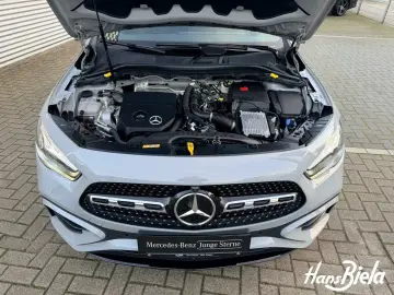 Mercedes-Benz GLA 200 AMG Night 20  Pano LED 360  Dis