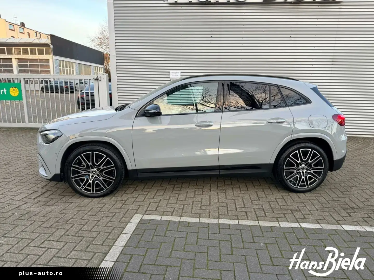 Mercedes-Benz GLA 200 AMG Night 20  Pano LED 360  Dis