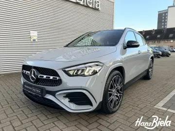 Mercedes-Benz GLA 200 AMG Night 20  Pano LED 360  Dis