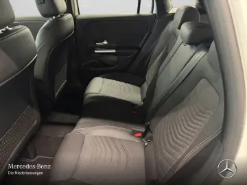 Mercedes-Benz GLA 180 Prog. Adv. PANO AHK MULTI DISTR