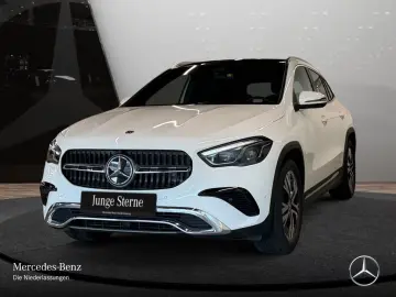Mercedes-Benz GLA 180 Prog. Adv. PANO AHK MULTI DISTR