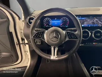 Mercedes-Benz GLA 180 Prog. Adv. PANO AHK MULTI DISTR