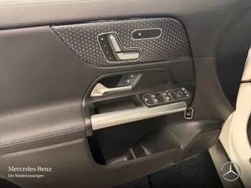 Mercedes-Benz GLA 180 Prog. Adv. PANO AHK MULTI DISTR